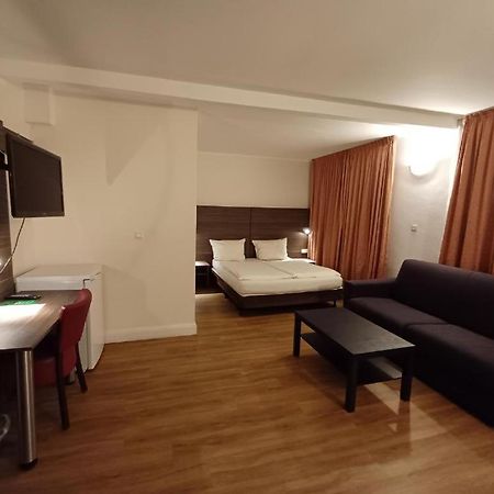 Hotel Ariana Koeln Zewnętrze zdjęcie