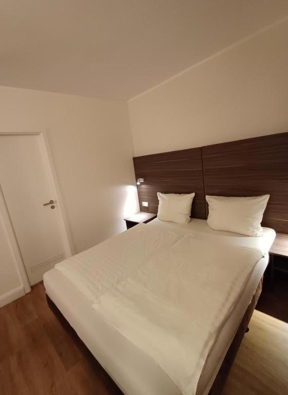 Hotel Ariana Koeln Zewnętrze zdjęcie
